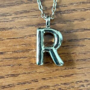 Necklace - R - Gold tone